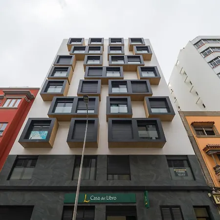 Brand New Downtown Daire